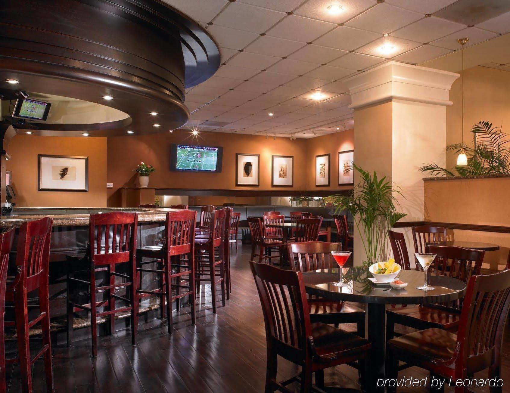 Sheraton Fairplex Suites & Conference Center Помона Ресторан фото